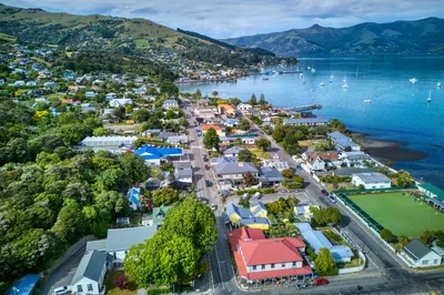 Akaroa Full-Day Sightseeing Tour from Christchurch with Nature Cruise and Lunch Option