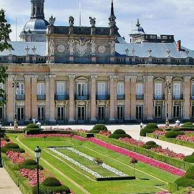 Private Guided Tour with Admission to La Granja and Fabrica de Vidrio