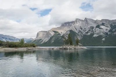 Lake Louise, Moraine Lake, Icefields Parkway and Bow Lake Full-Day Tour