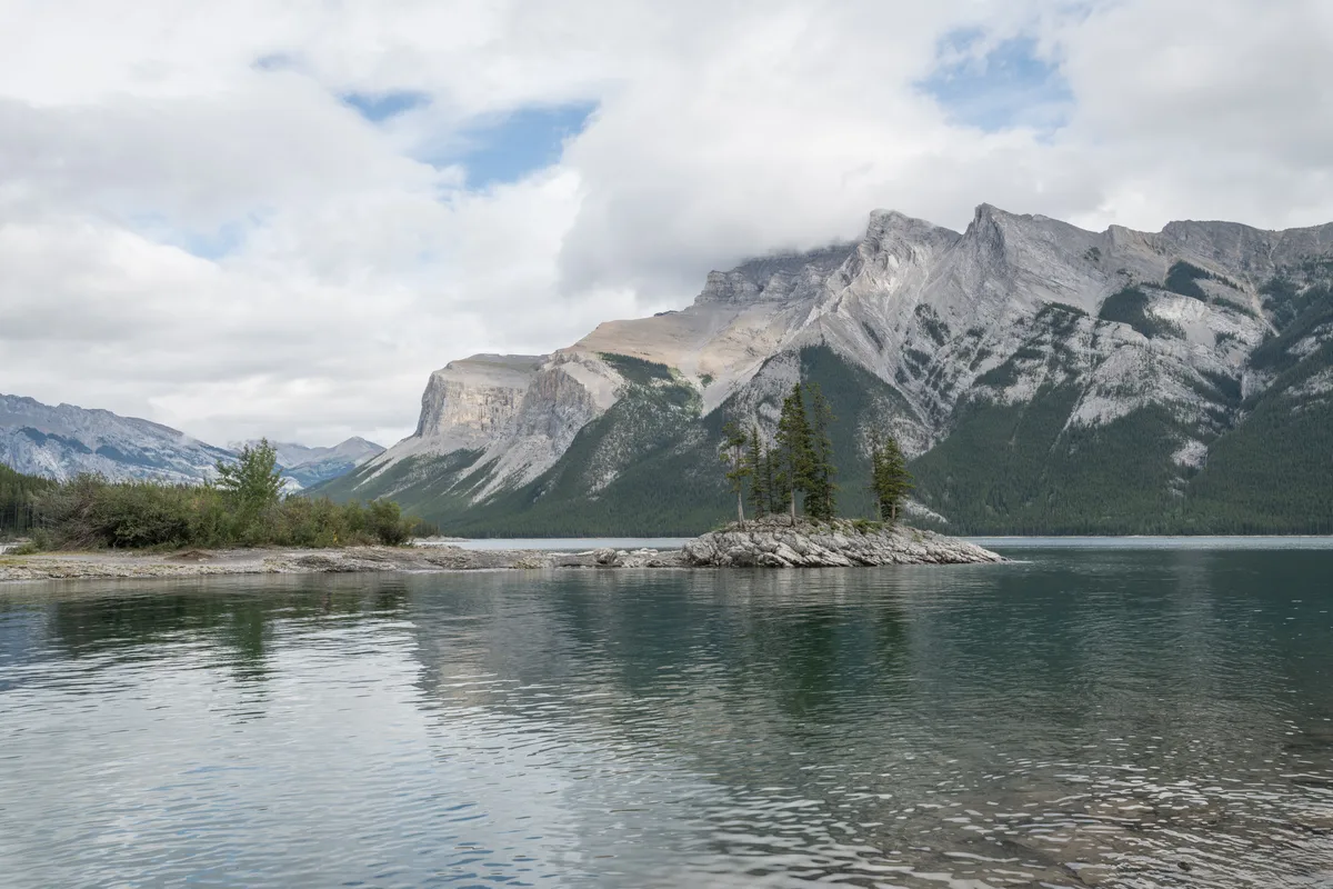 Lake Louise, Moraine Lake, Icefields Parkway and Bow Lake Full-Day Tour