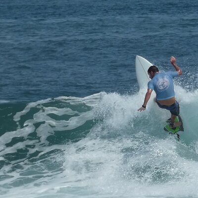 Surf lessons in LLanes