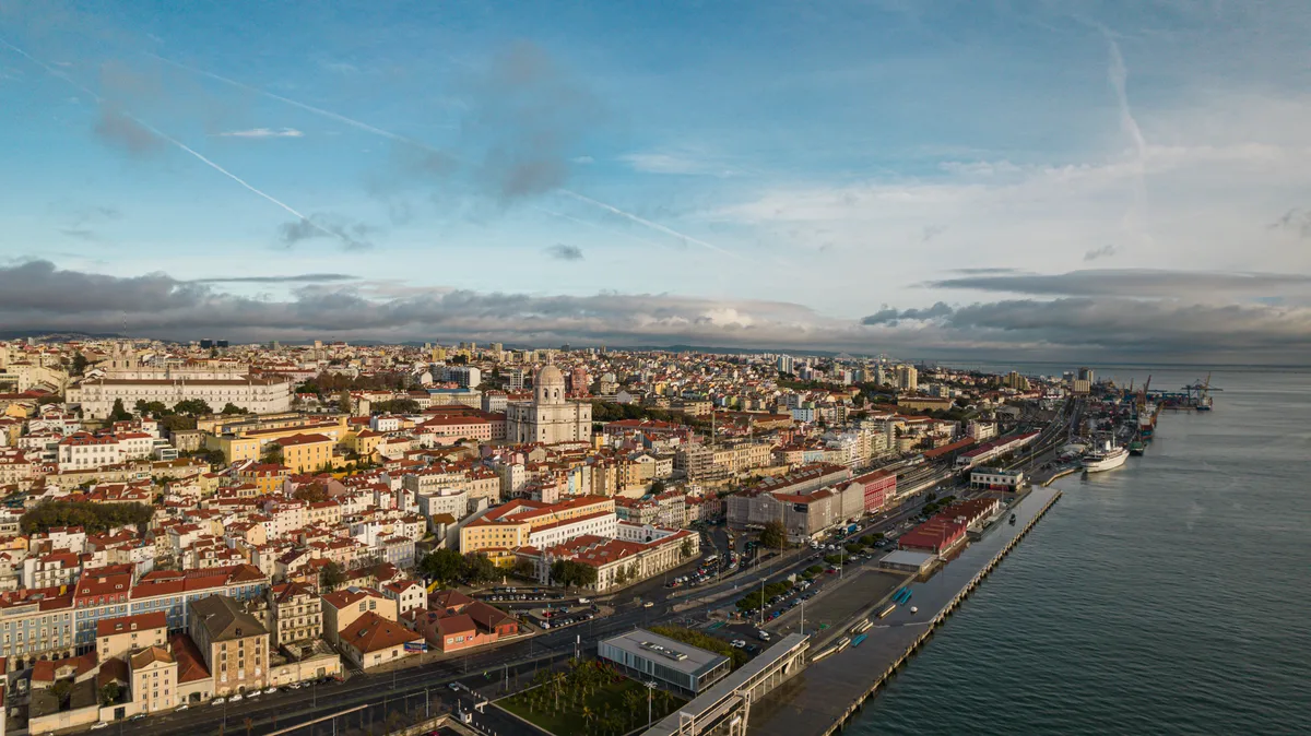 Lisbon Private Sidecar Tour: Tower of Belem, Jerónimos Monastery, Alfama, Bairro Alto and Chiado
