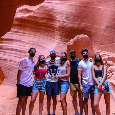 Lower Antelope Canyon Hiking Tour