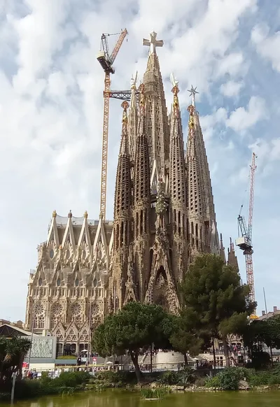 Barcelona Sagrada Familia Fast Track Tour with Tower Access Option