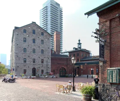 Distillery District 30-Minute Segway Tour in Toronto