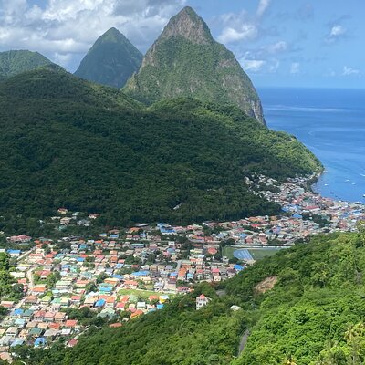 ST. LUCIA: Airport Shuttles, Transfers & Tours