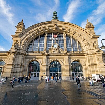 Private arrival OR departure transfer in Frankfurt