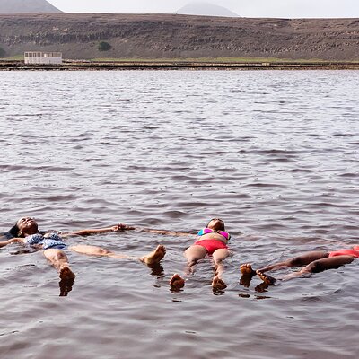 Sal Island: 3-Hour Private Tour with Floating in Salt lake & Shark Watching