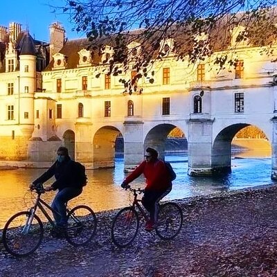 The Royal Escape: E-Bike & Gourmet Picnic at Chenonceau.