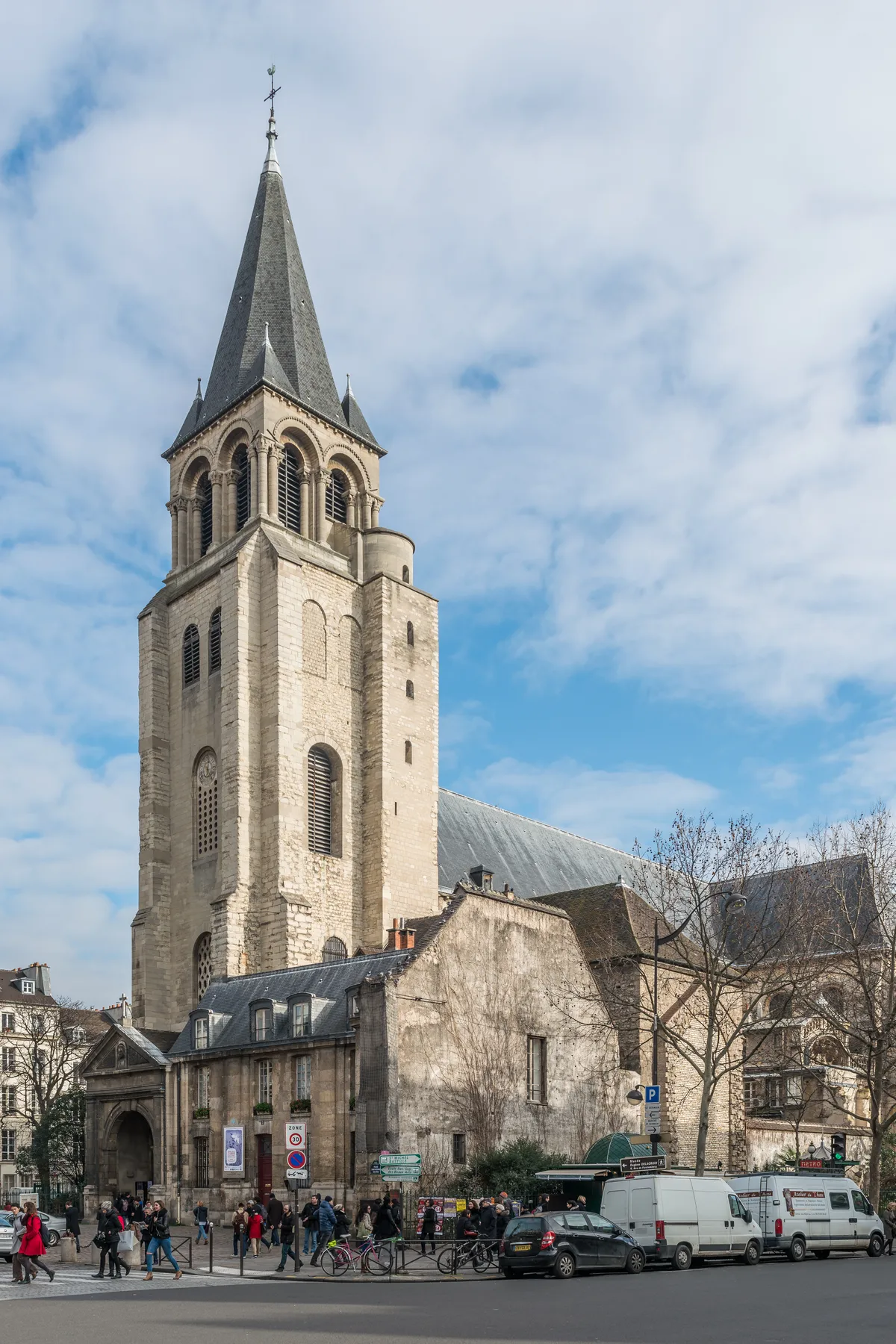 Saint-Germain Chocolate Tasting Walking Tour with Pastries, Macaron, and Drinks in Paris