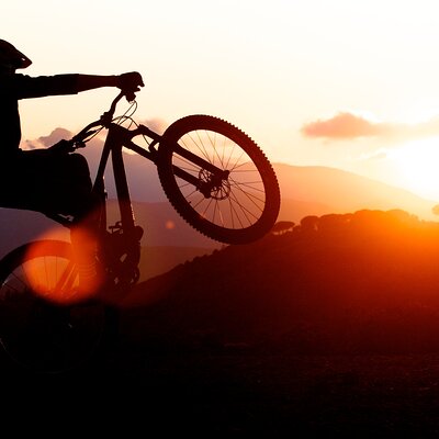1 Hour E-bike Sunset Tour in Lacona suitable for Families