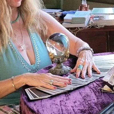 1 Hour Private Tarot Reading in Wilmington