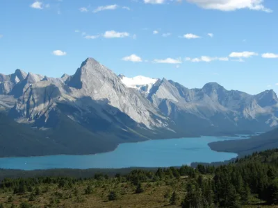 Maligne Lake 90-Minute Boat Cruise to Spirit Island in Jasper