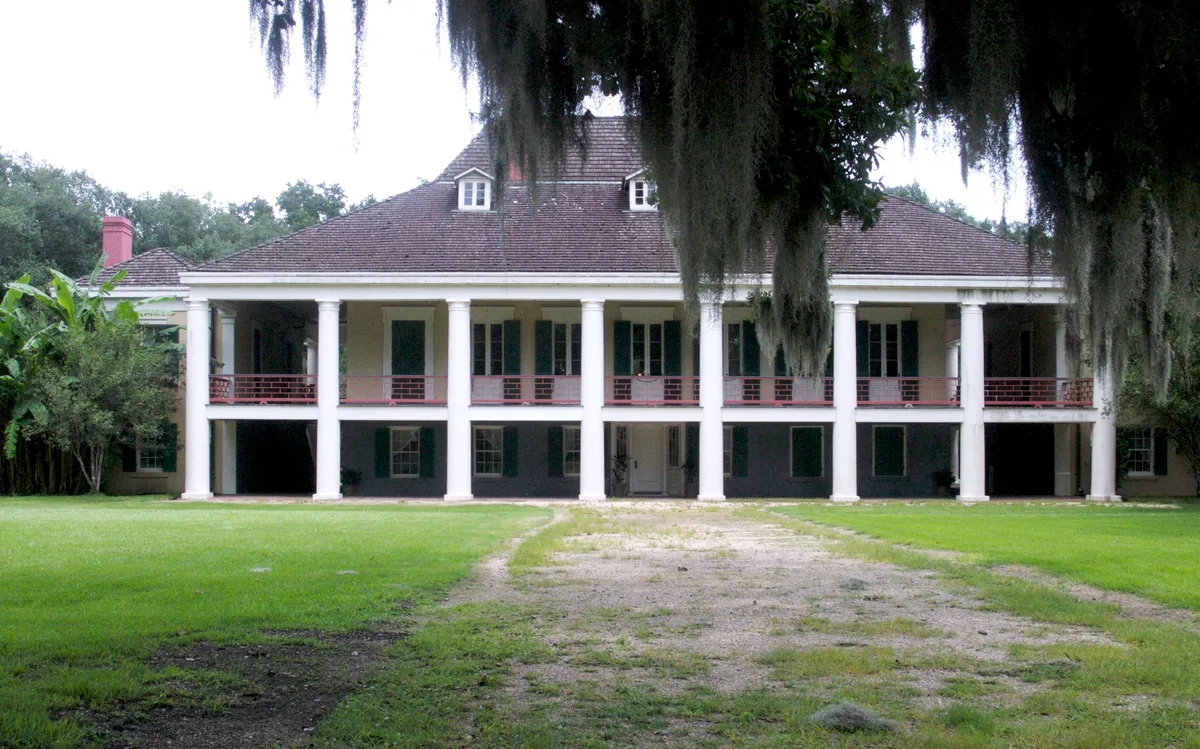 Airboat Swamp and Destrehan Plantation Tour from New Orleans