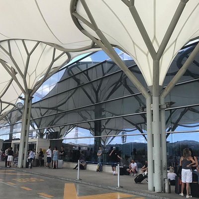 Private transfer from Makarska, Brela, Baska Voda to Split airport