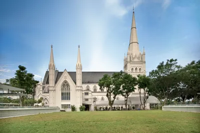 Singapore Private Tour by Car or Foot: Colonial District, Chinatown & More