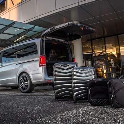 Iceland: Airport Transfers between Keflavik and Reykjavik City