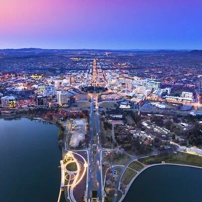 Discover Pearls of Canberra - Private Walking Tour