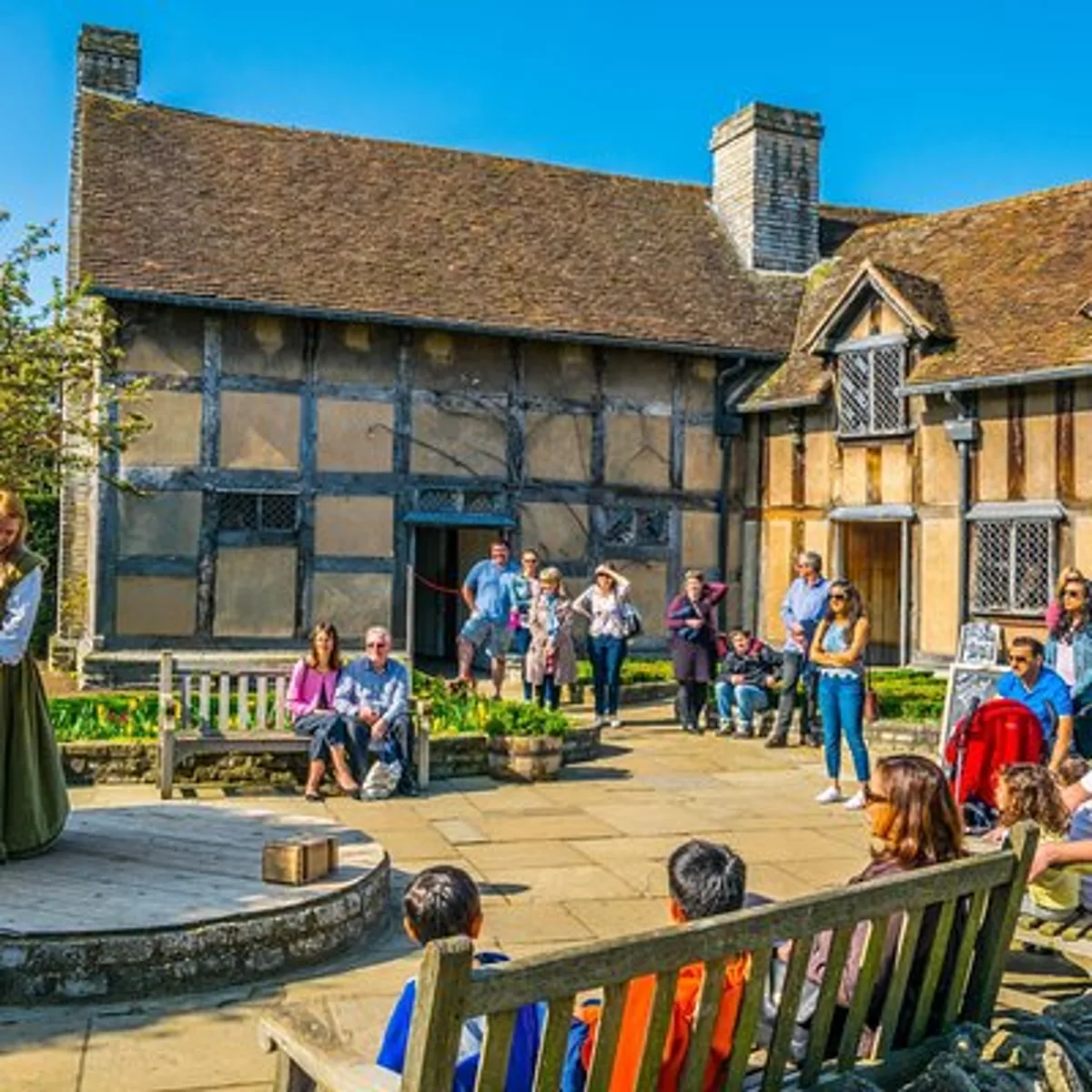 Private Tour to Stratford-Upon-Avon and The Cotswolds