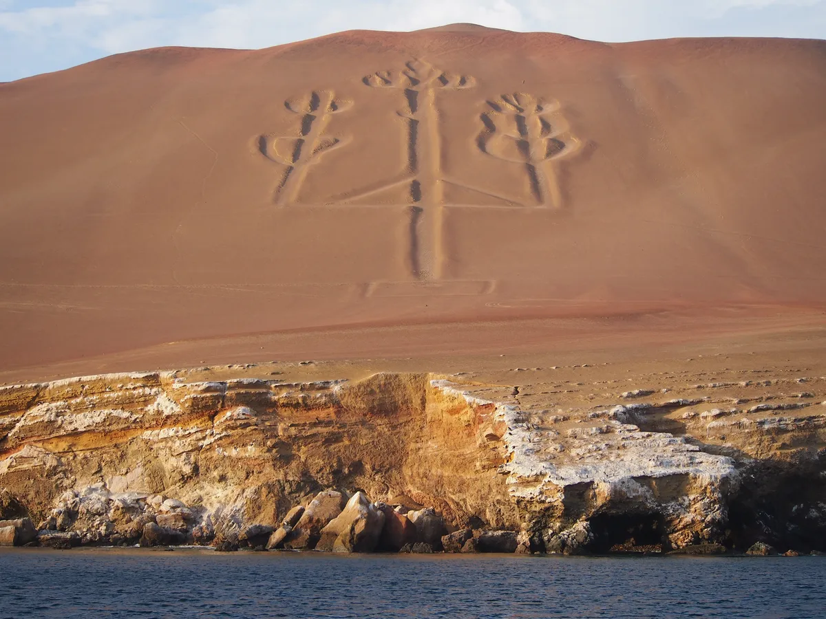 Golden Shadows Trek in Paracas National Reserve 4-Hour Hiking Tour