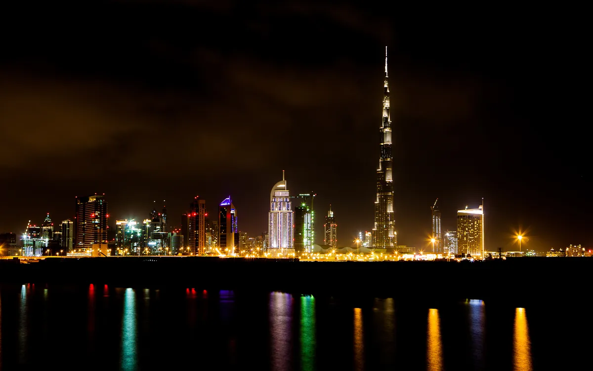 Dubai Pub Crawl Nightlife Tour with Private Transport and Booked Tables