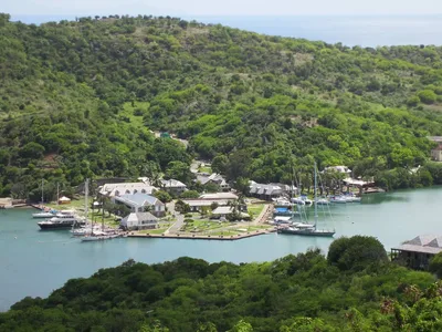 Antigua Private Platinum Tour with Lunch, Beach Stop and Nelson's Dockyard