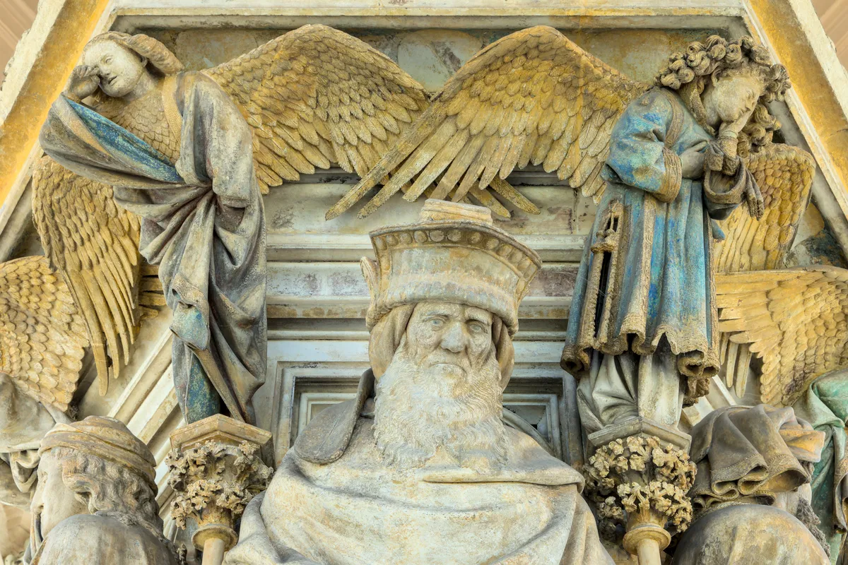 Full-Day Small-Group Tour of Côte de Nuits, Côte de Beaune Vineyards and Beaune Historical District
