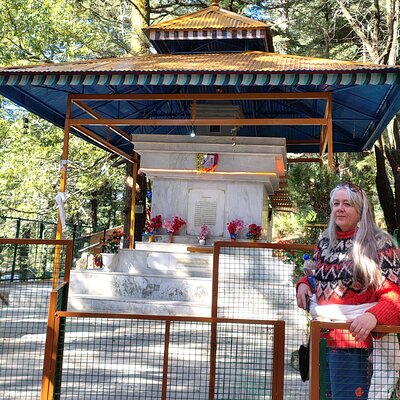 Guided Nomad culture and nature walk foothills of Dhouladhar