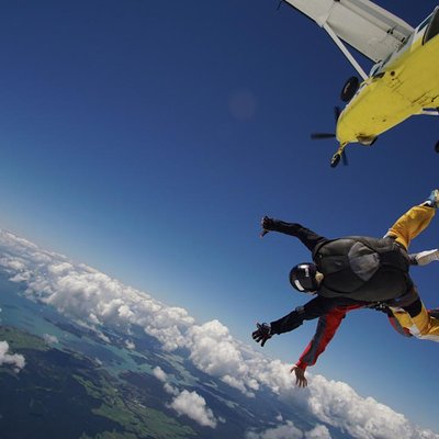 Bay of Islands: 18, 000ft Skydive