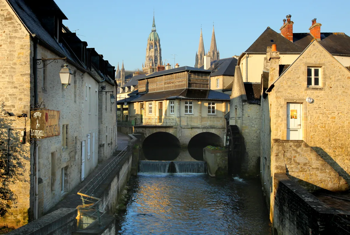 Omaha and Band of Brothers Full-Day Tour in Bayeux