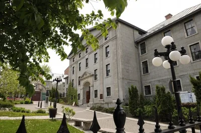 Old Quebec Animated Crime Walking Tour with Live Entertainment