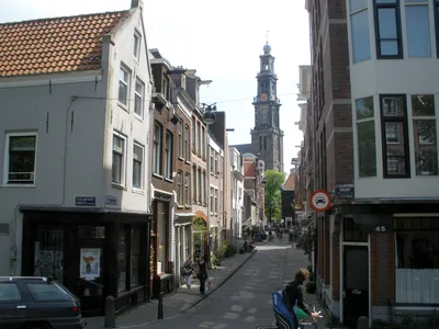 Amsterdam 90-Minute Private Canal Cruise with Live Guide and Drinks