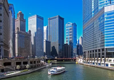Chicago Night Crimes Bus Tour Including St Valentine's Day Massacre and Holy Name Cathedral