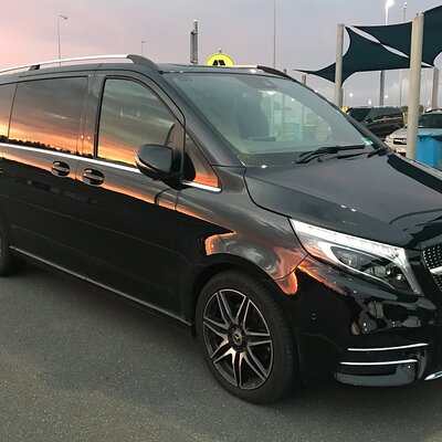 Private Transfer from Noosa to Sunshine Coast Airport up to 5 pax