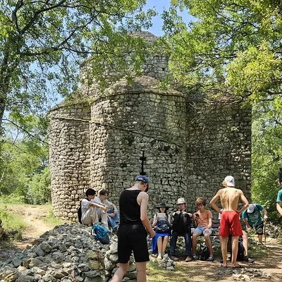 Coastal hiking tour with biologist guide