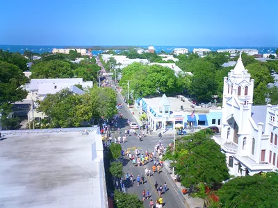 Key West Haunted Pub Crawl and Ghost Walking Tour with Free T-Shirt