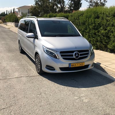 Private Transfer from Nicosia to Larnaca Airport in 6 seater Taxi
