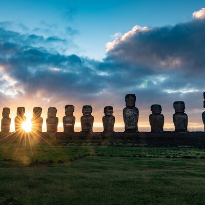 Private Sunrise Tour at 15 Moai Tongariki Park