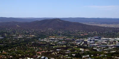 Canberra Full-Day Tour: Mount Ainslie, Parliament House & Australian War Memorial