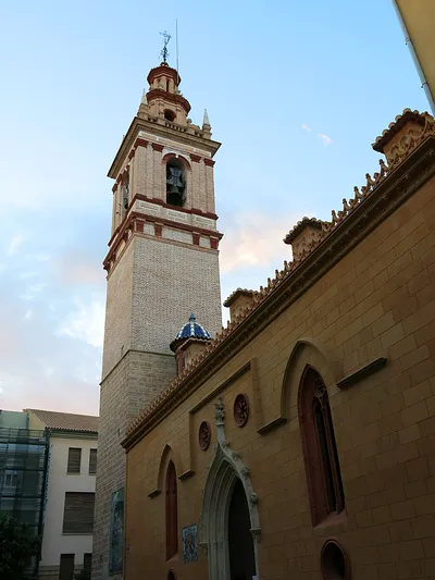 Valencia Old Town Tour with Wine & Tapas in 11th Century Historic Monument