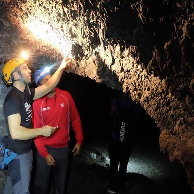Speleology Tour in Cueva de Las Palomas in La Palma