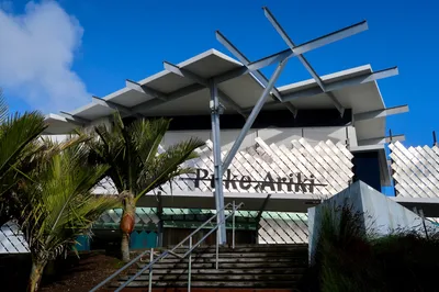 Wellington City Heights Shared Sightseeing Tour with Cable Car and Weta Cave