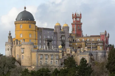 Full Day Tour in Sintra: Pena Palace, Quinta da Regaleira, Cabo Roca, Cascais