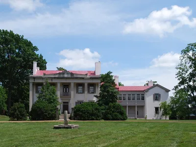 Belle Meade Mansion Guided Tour with Complimentary Wine Tasting in Nashville