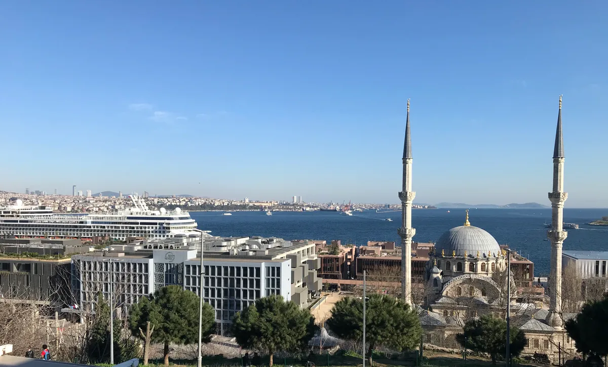 Istanbul 2-Hour Sunset Yacht Cruise on the Bosphorus with Transfers