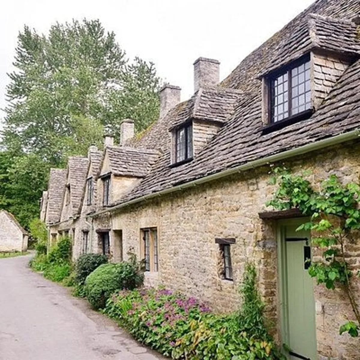 Cotswolds Villages and Oxford Full Day Tour from London