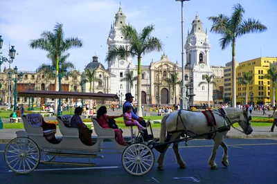 Lima Night Tour Including Catacombs and Magic Water Show