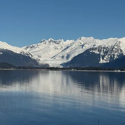 Juneau Private Sightseeing and Salmon Hatchery with a Local