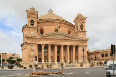 Half-Day Private Tour around Malta Island with Mosta, Mdina, Dingli Cliffs, and Blue Grotto