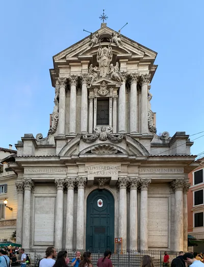 Rome Graffiti Art Tour with Stops at Trevi Fountain and Pantheon